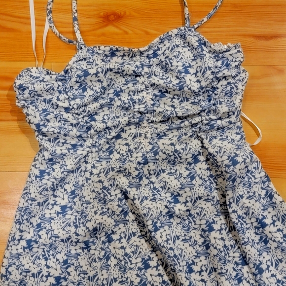 Summer dress - Picture 2 of 3